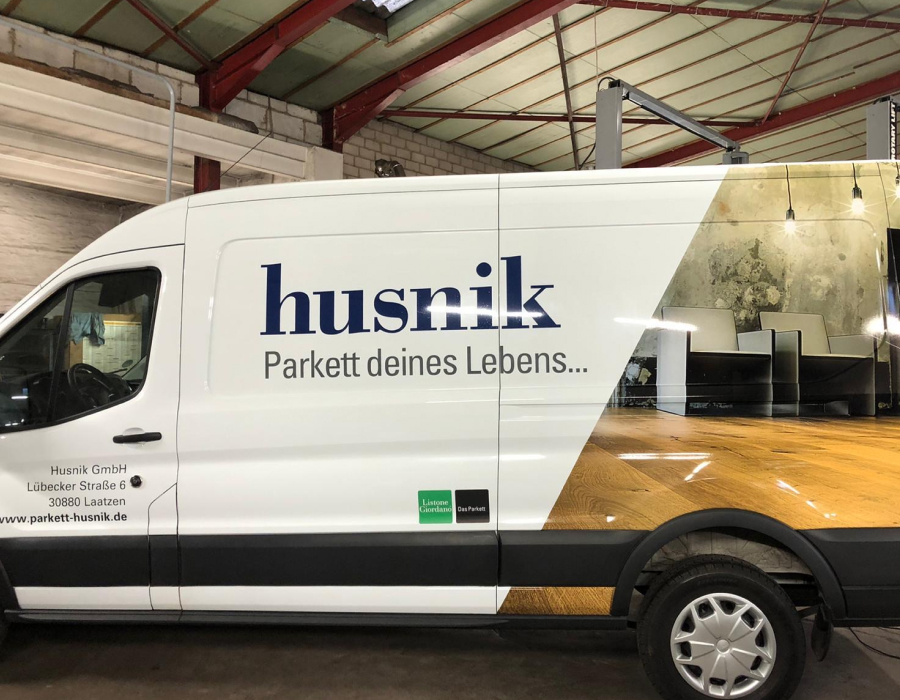 Transporter-Beschriftung Husnik Seitenansicht