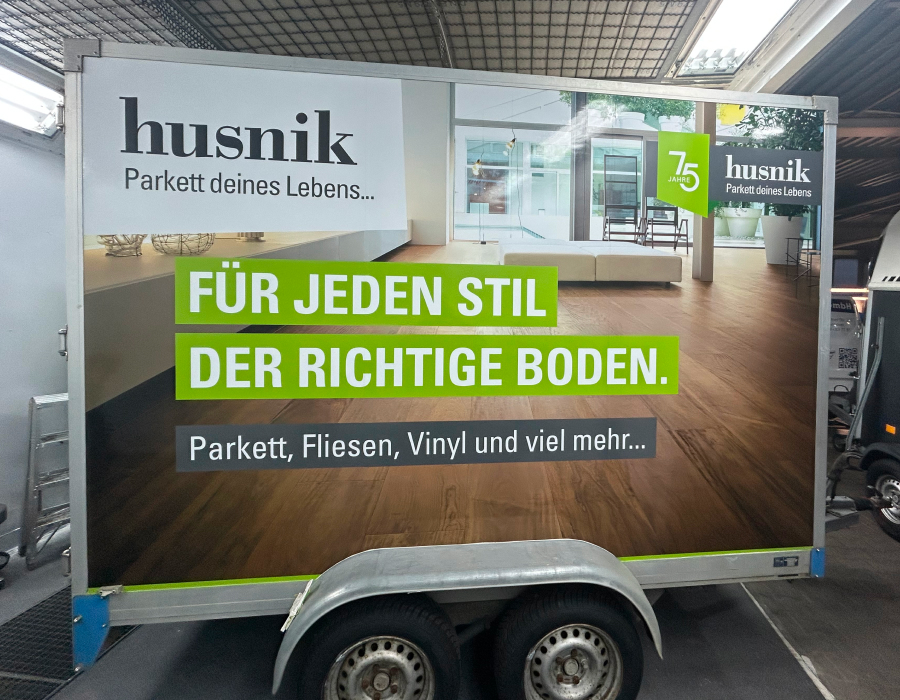 Husnik Anhänger-Folierung im Digitaldruck Seitenansicht