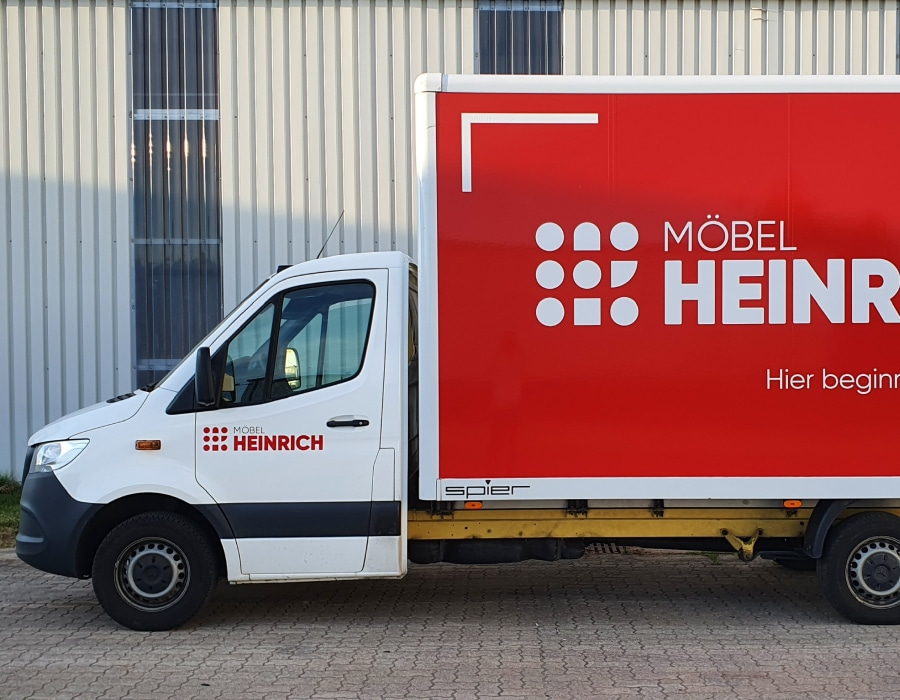 LKW Digitaldruck Folierung für Möbel Heinrich